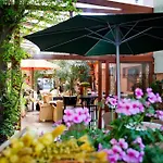Atrium Hotel 3*
