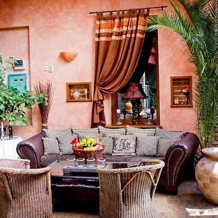 Atrium 3*